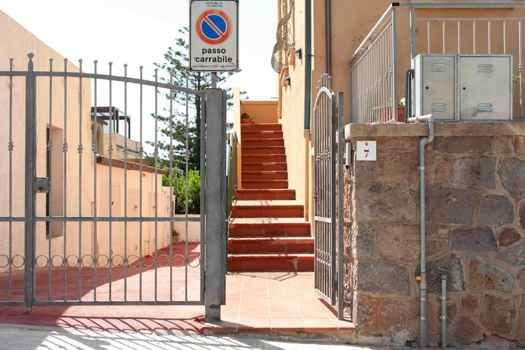 אלגהרו Leopardi Apartment 7 מראה חיצוני תמונה
