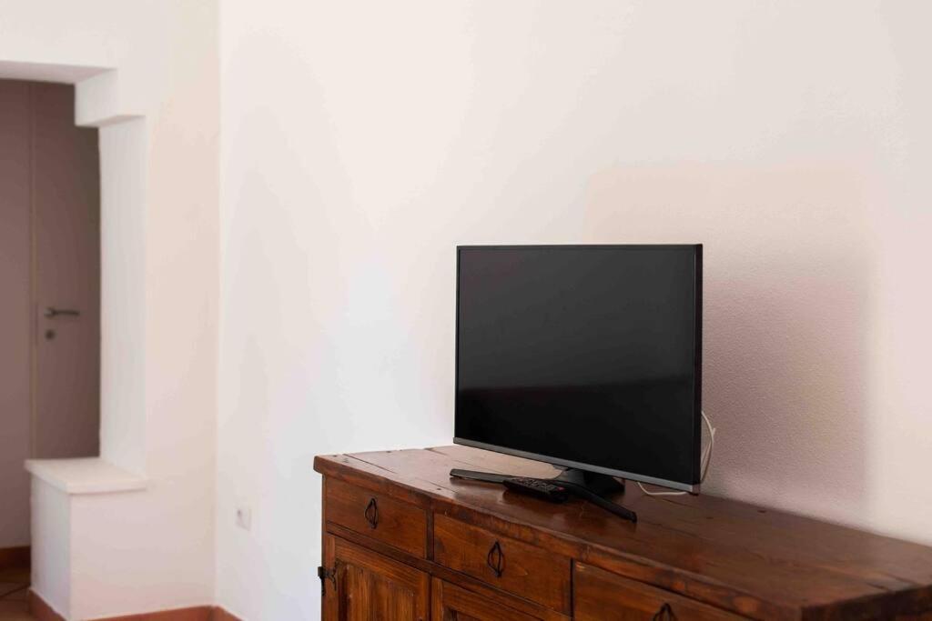 אלגהרו Leopardi Apartment 7 מראה חיצוני תמונה