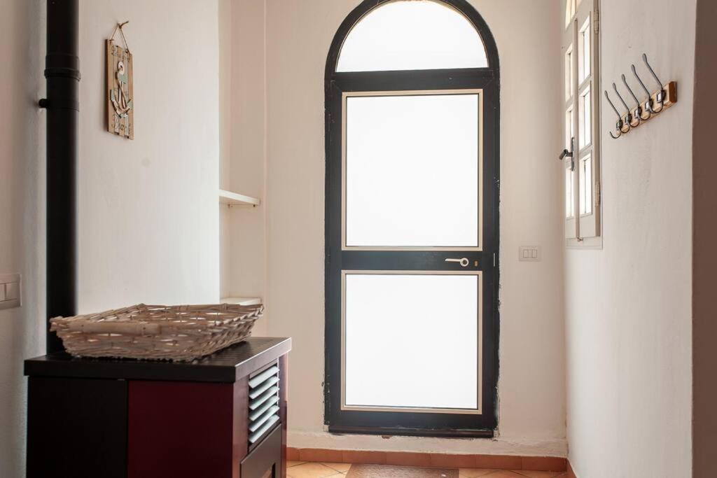 אלגהרו Leopardi Apartment 7 מראה חיצוני תמונה