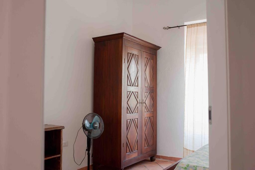 אלגהרו Leopardi Apartment 7 מראה חיצוני תמונה