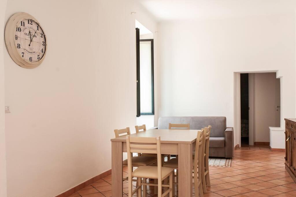 אלגהרו Leopardi Apartment 7 מראה חיצוני תמונה